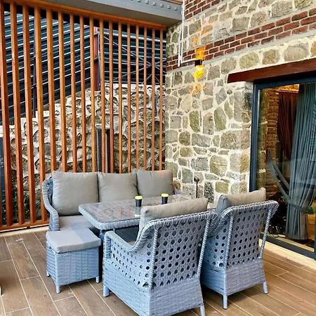Villa Stone