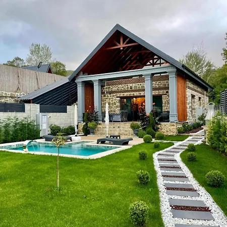 Villa Stone *